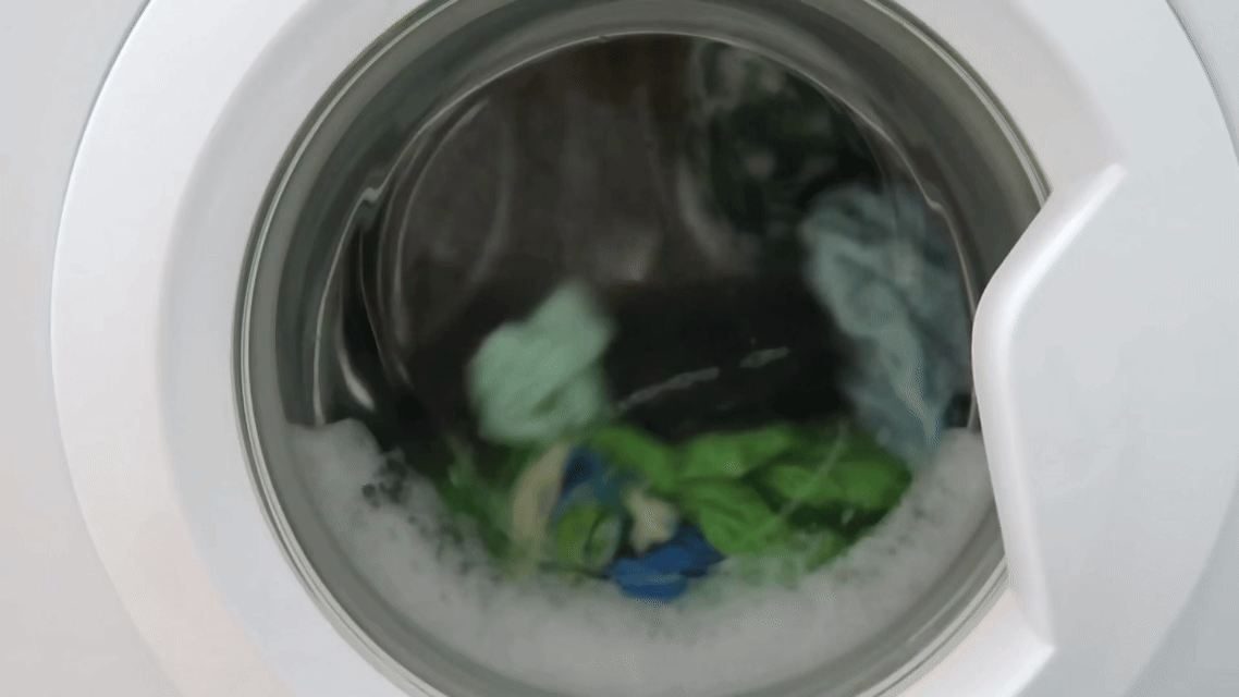 세탁기 도는 사진